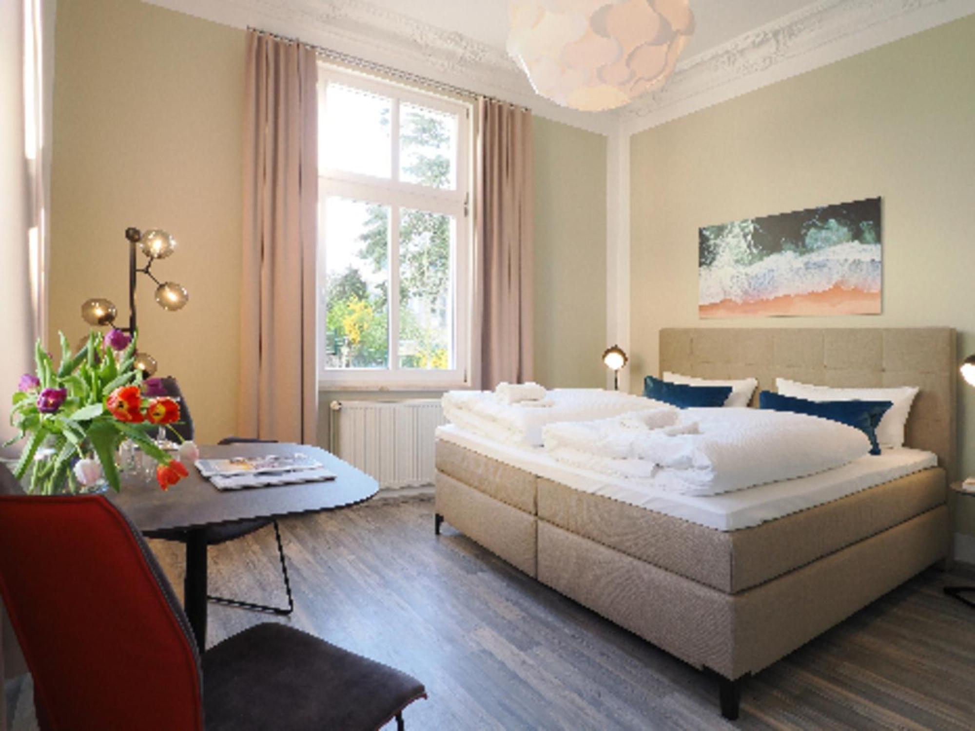 Apartment Carmen Sandburg *